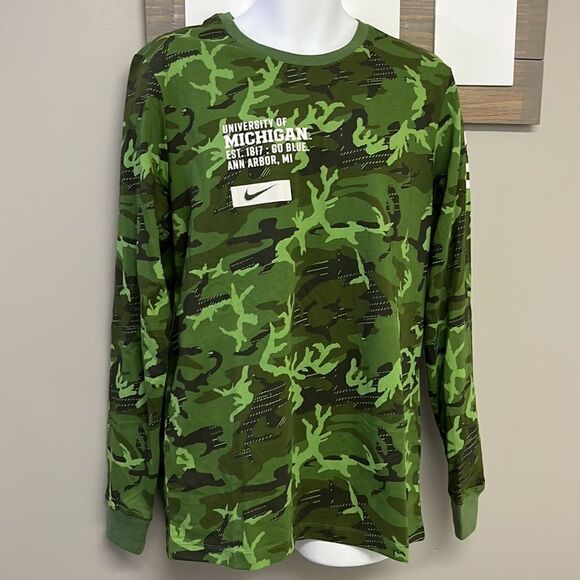 Nike Green Camo University of Michigan Long Sleeve Crewneck T-Shirt- Large - Picture 1 of 16